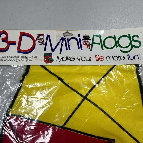 Vintage 3-D Mini Flag - kite with 3 tails. - Picture 9 of 10